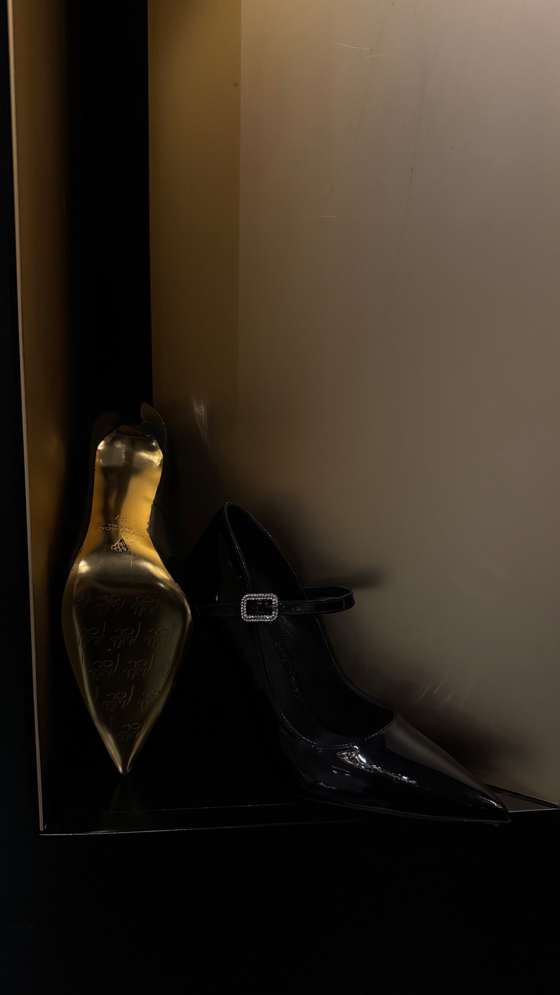 Golden Noir